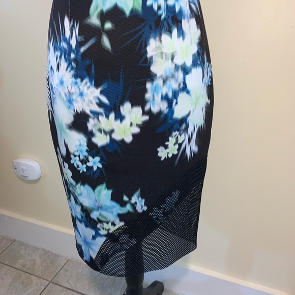 Elie Tahari Floral Sheath Dress with Mesh size 4 - Picture 3 of 8